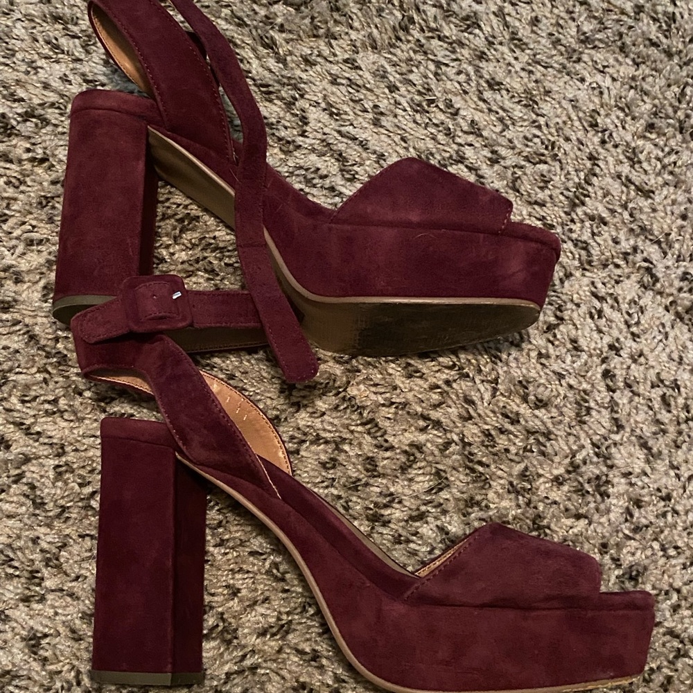 Steve Madden 8 burgundy heels